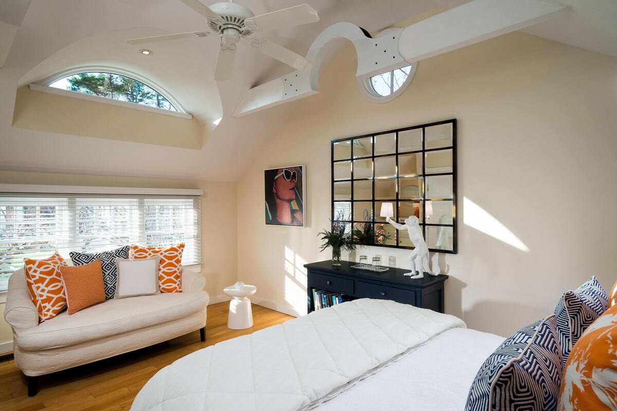 Soundproofing, iron/ironing board, WiFi (free), individually decorated