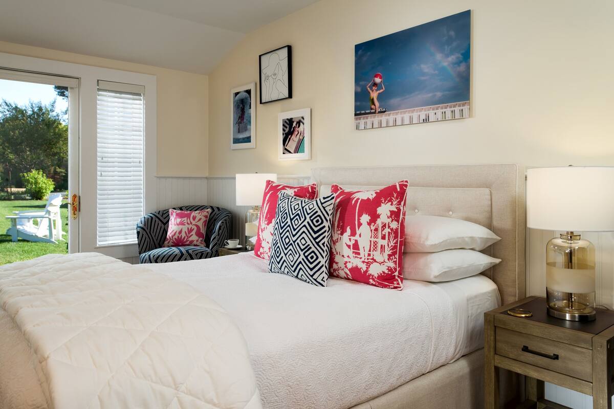 Soundproofing, iron/ironing board, WiFi (free), individually decorated