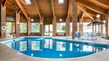 Indoor pool, pool loungers