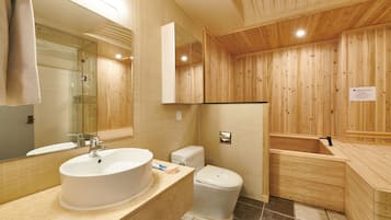 Suite (Double) | Bathroom | Separate tub and shower, deep soaking tub, free toiletries, hair dryer