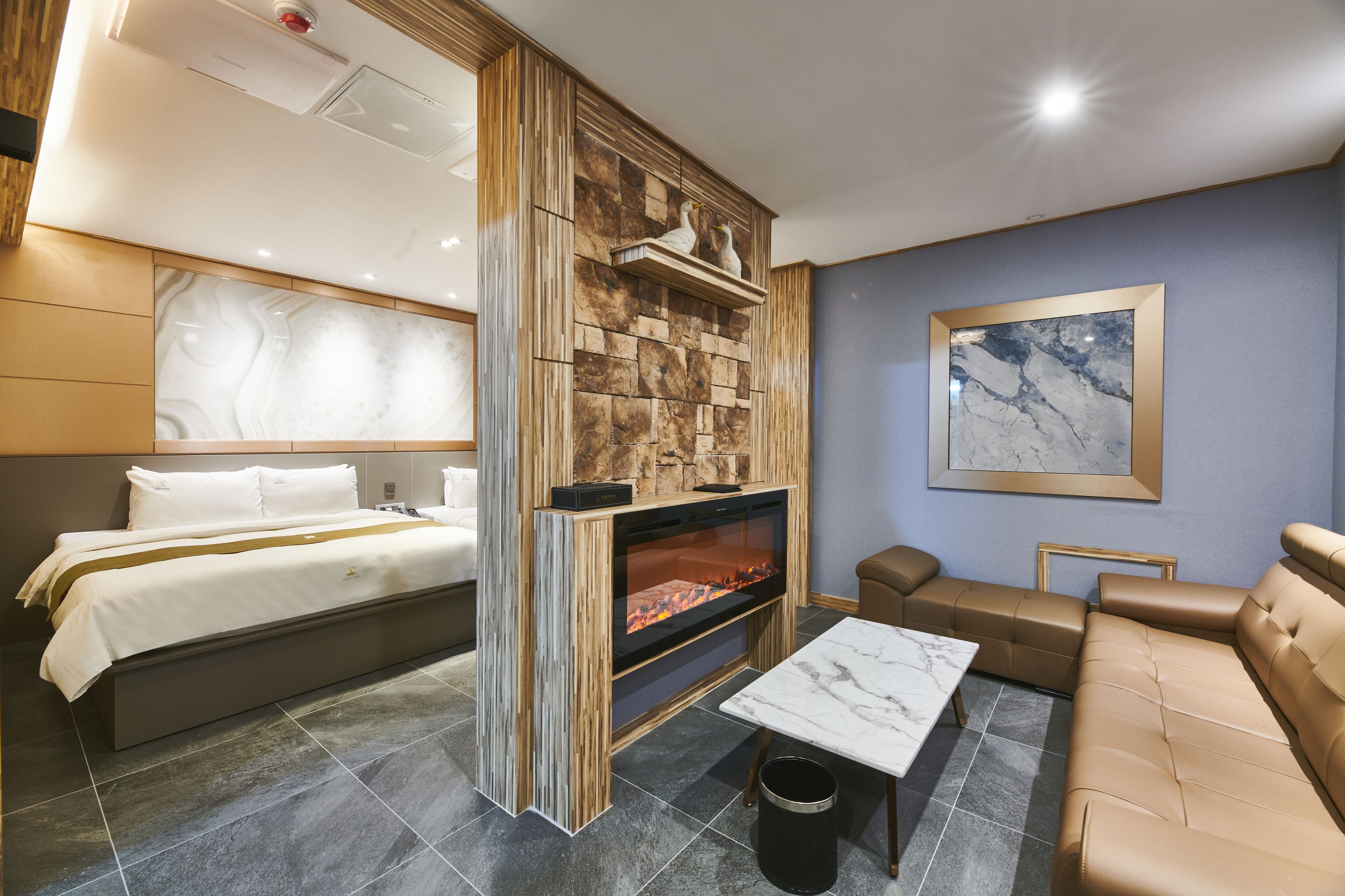 luxury suite (room price for 2 guests. extra person fee krw10,000 charged at the property) | living area | plasma tv, netflix, streaming services