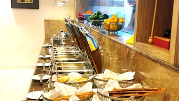 Tägliches Frühstücksbuffet (700 INR pro Person)