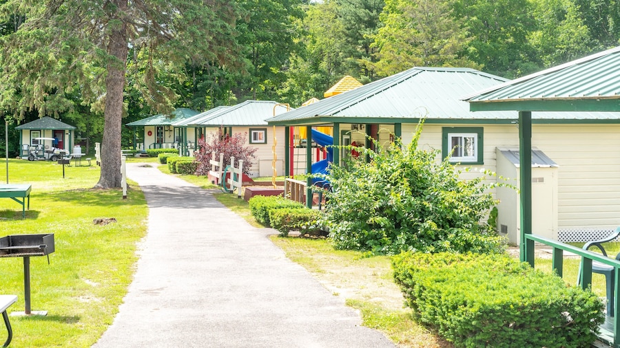 Perry's Motel and Cottages