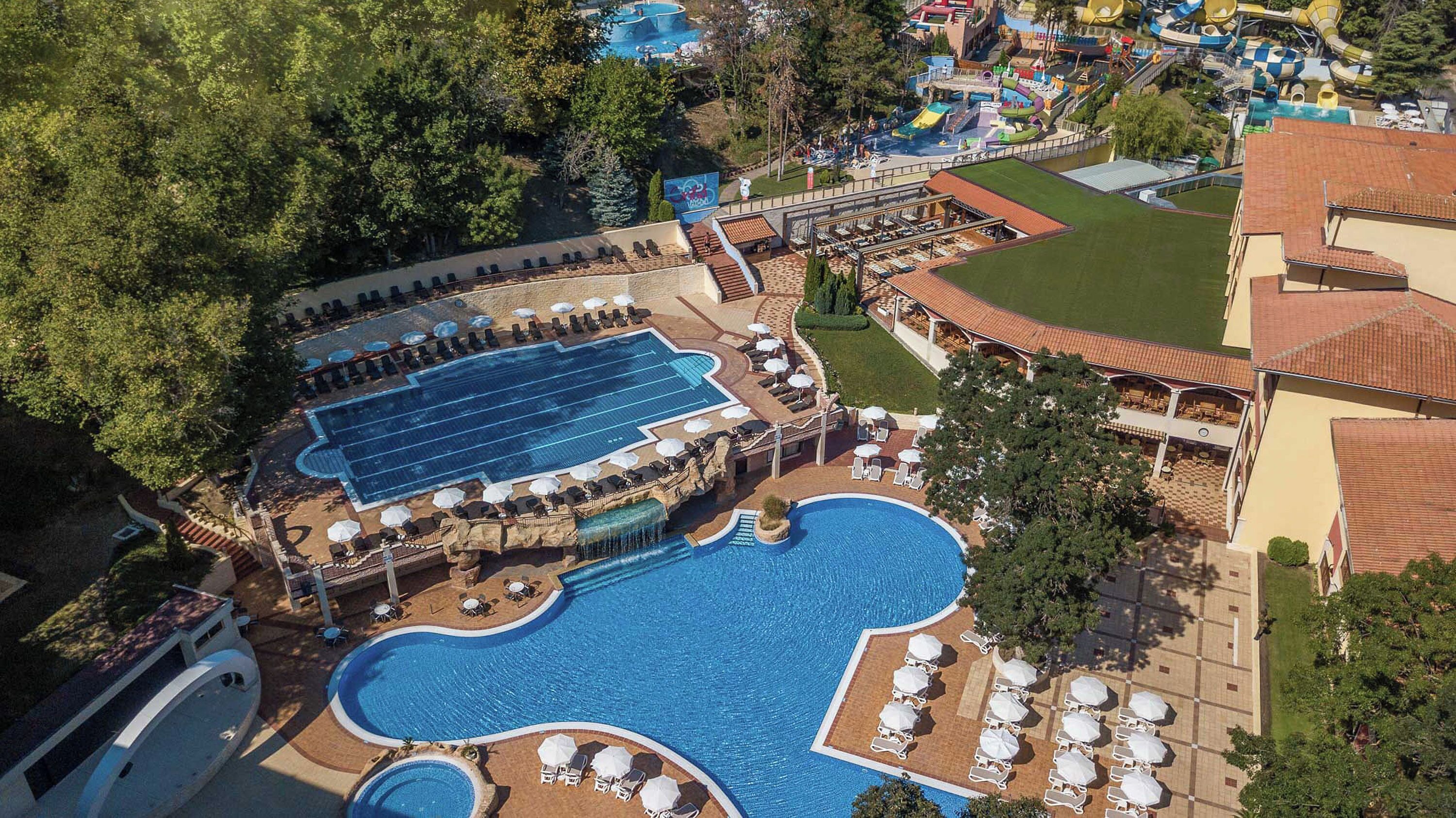 indoor pool, 2 outdoor pools, open 9:00 am to 6:00 pm, pool umbrellas