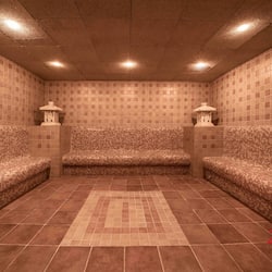 Sauna, bagno turco, trattamenti per il corpo, fangoterapia, idroterapia