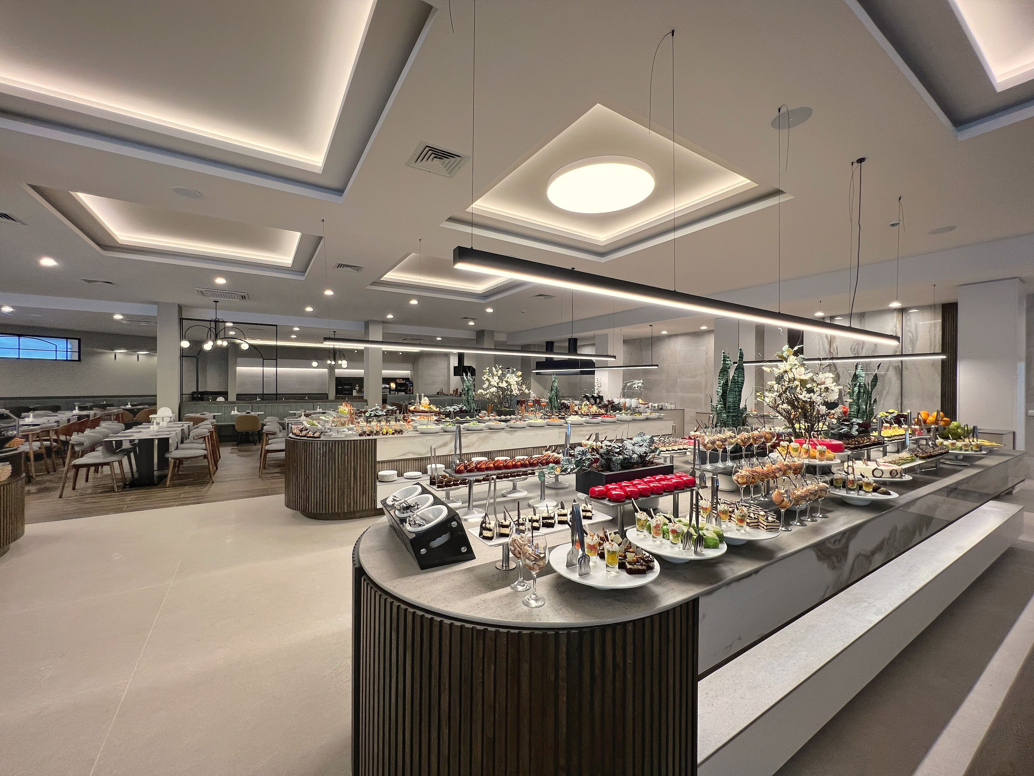 Här finns 5 restauranger som serverar middag.