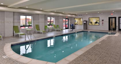 Holiday Inn Express & Suites Dearborn SW - Detroit Area by IHG