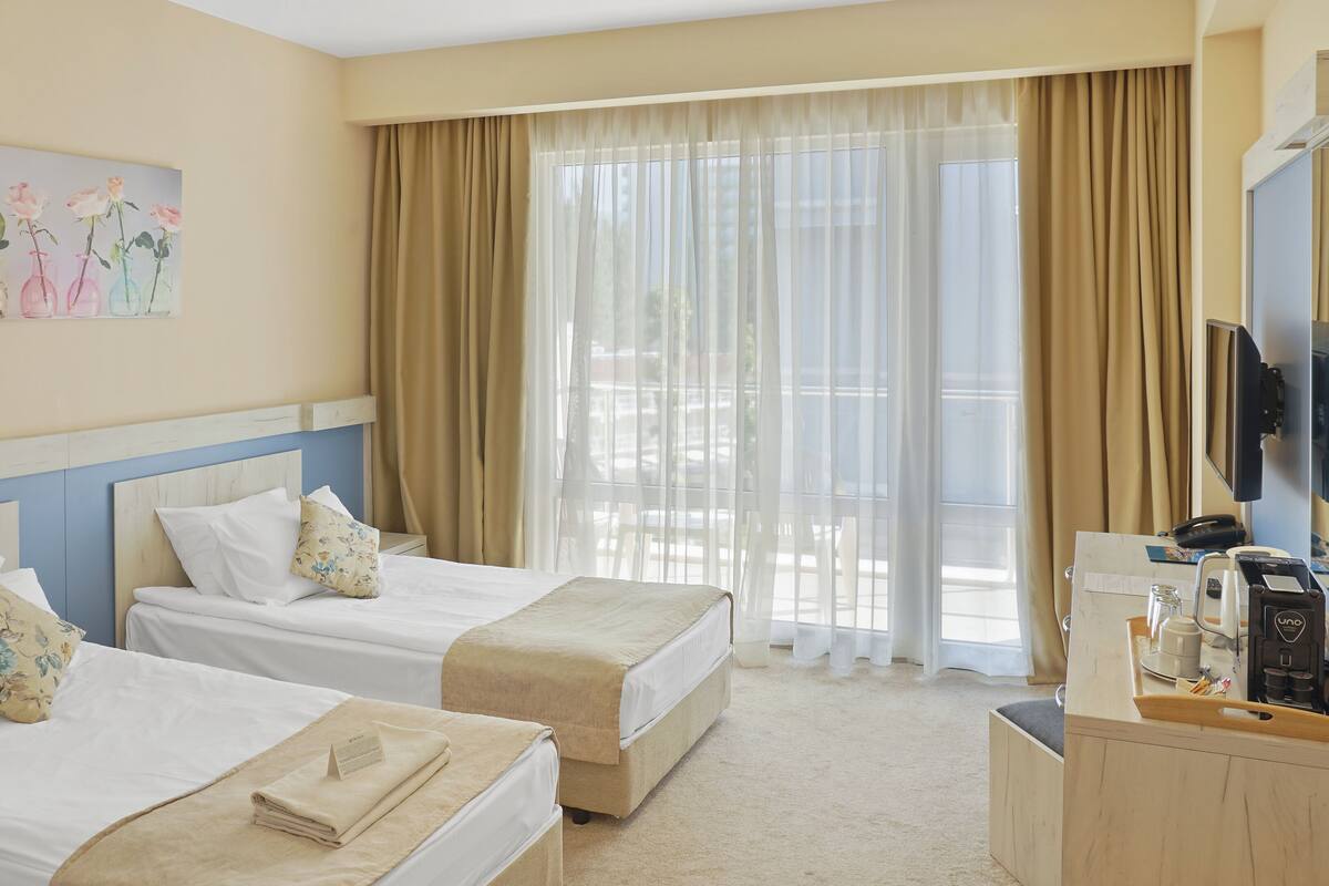 1 bedroom, minibar, in-room safe, desk