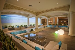 4 bars/lounges, poolside bar, beach bar - DIT Evrika Beach Club Hotel (Sunny Beach)