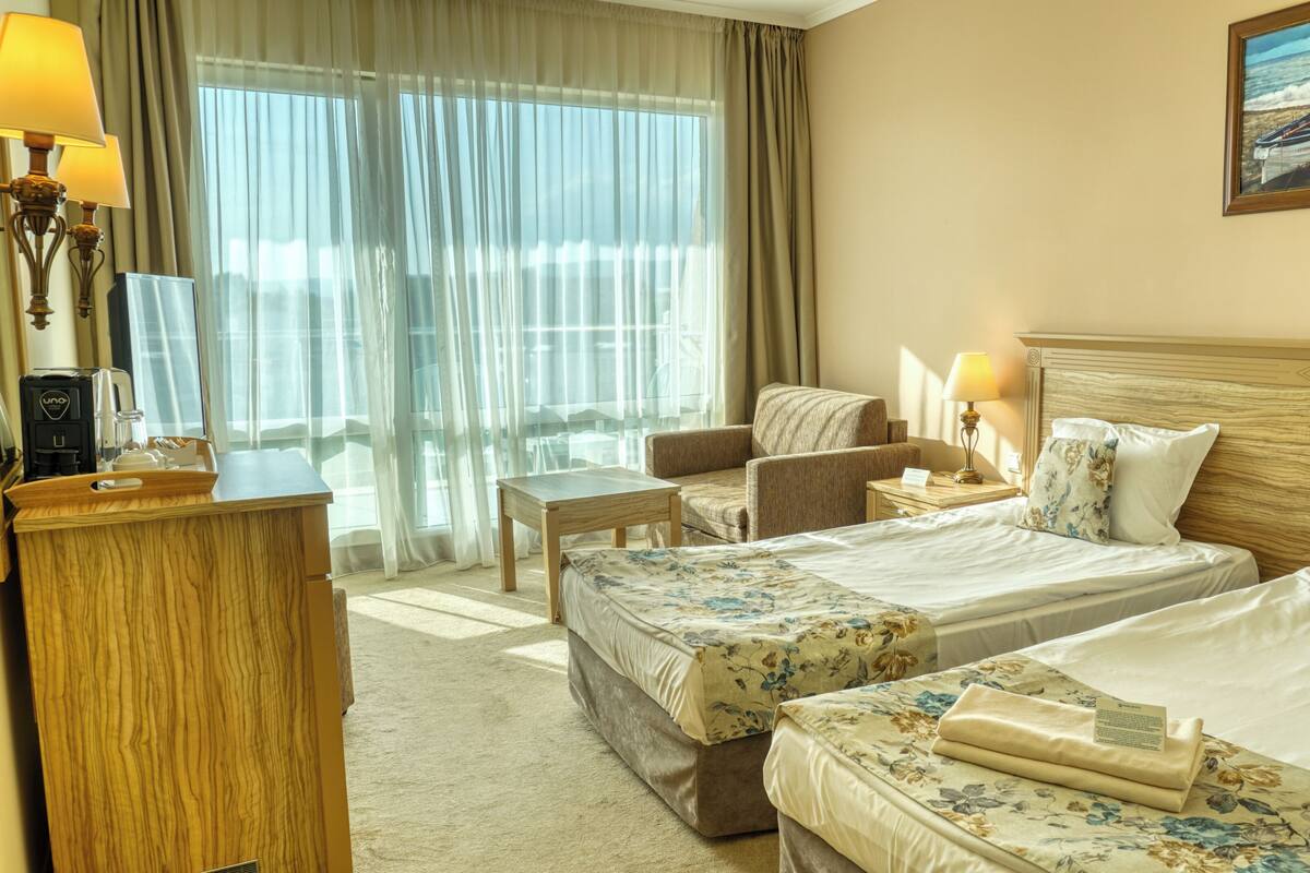 1 bedroom, minibar, in-room safe, desk