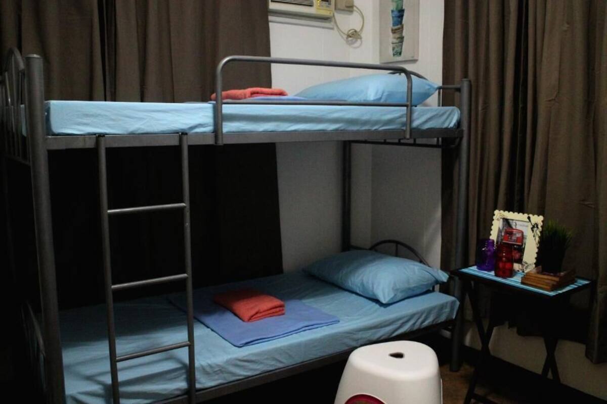 Dormitorio compartido | Escritorio, cortinas blackout, camas extra y wifi gratis