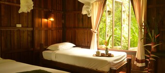 Khao Sok Riverside Cottage
