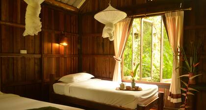 Khao Sok Riverside Cottage