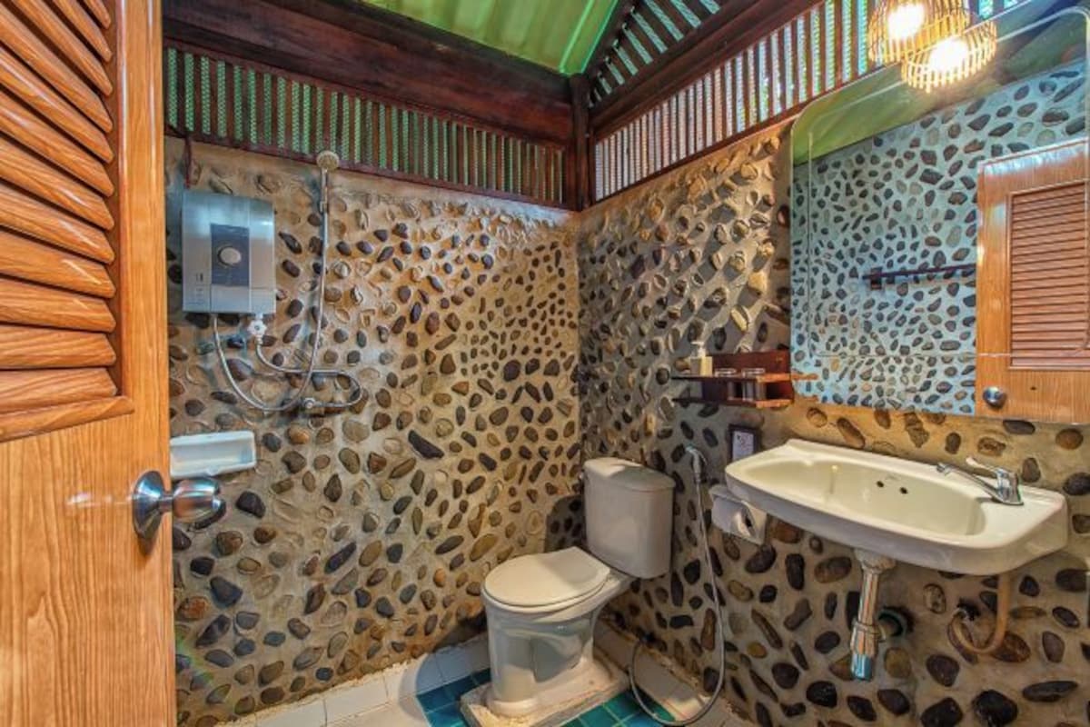 Bathroom | Shower, towels, soap, shampoo