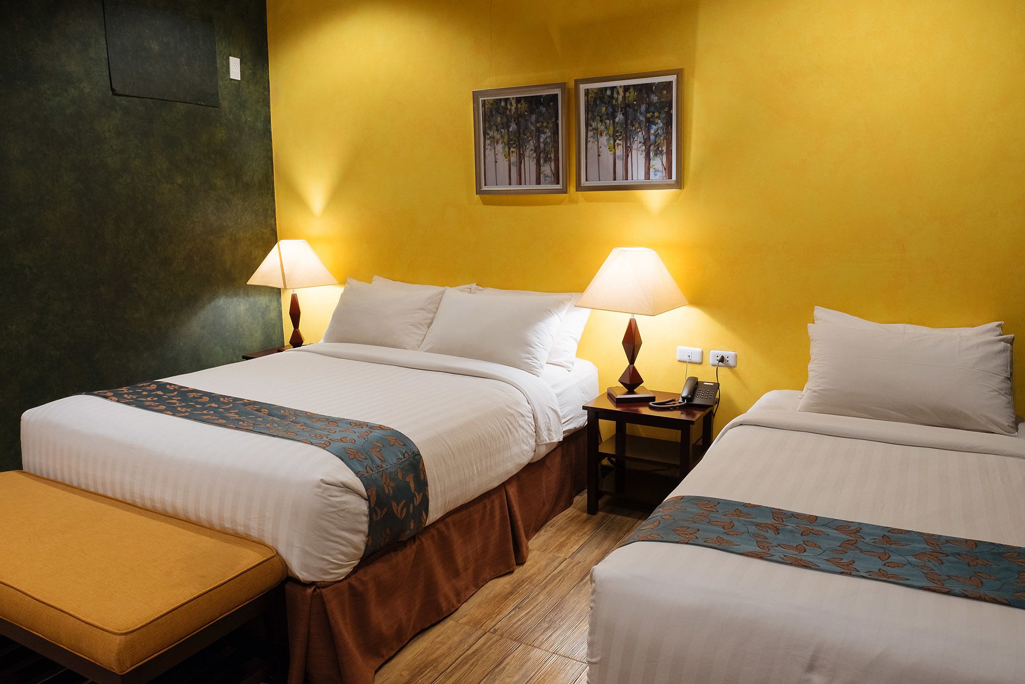 standard room | premium bedding, blackout curtains, bed sheets