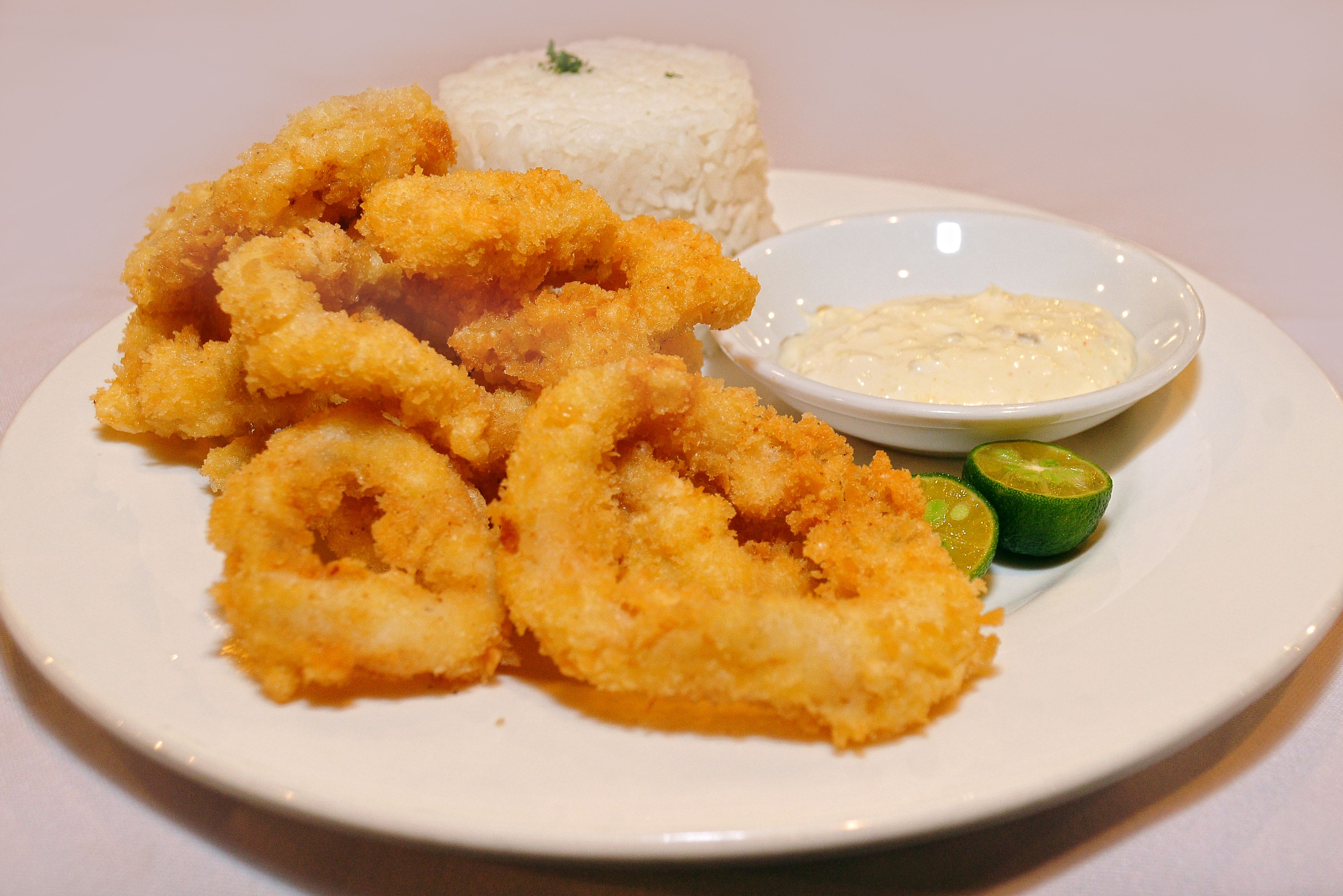 breakfast, lunch, dinner served; international cuisine