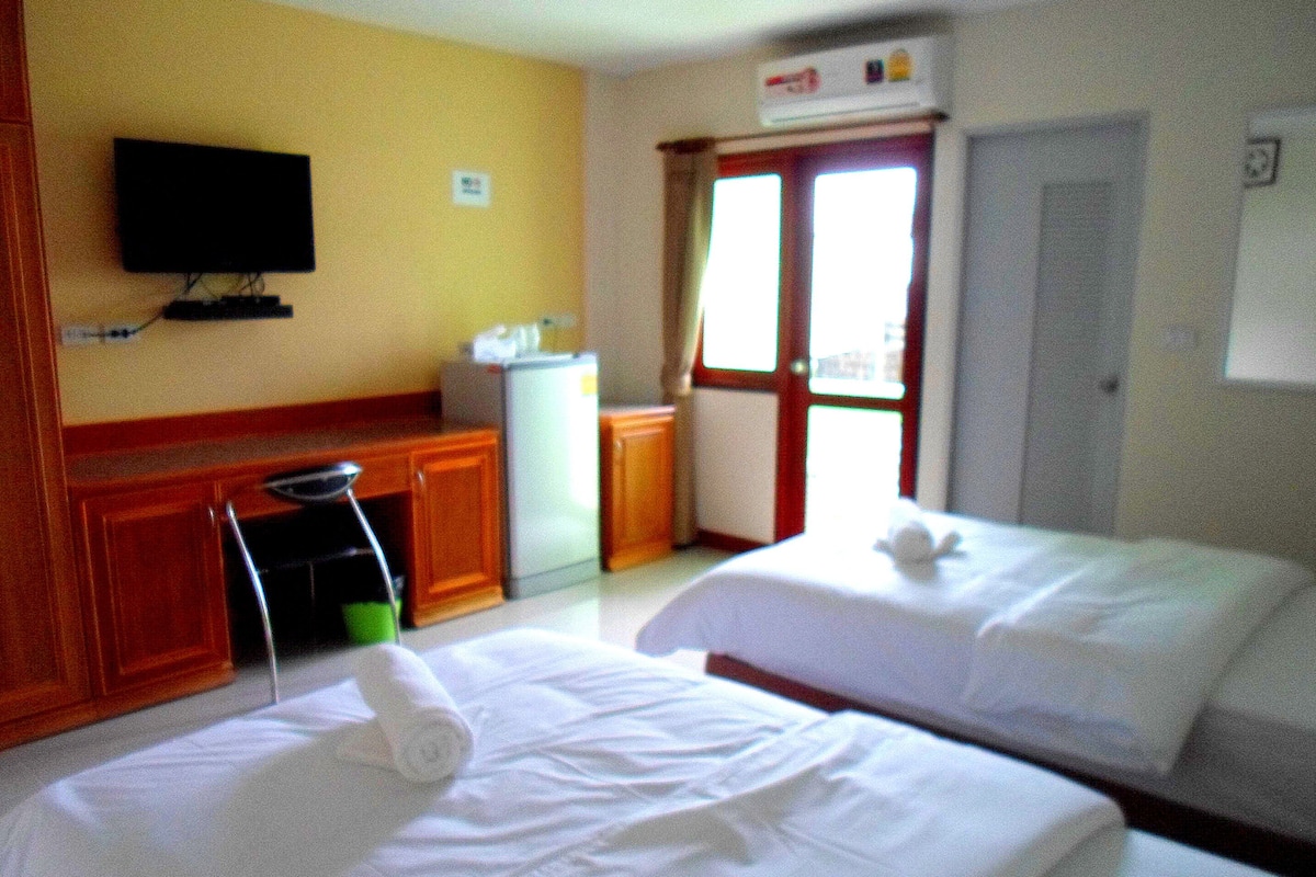 Standard Room, 2 Twin Beds, Balcony | Room amenity