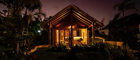 Villa Deluxe - utsikt mot stranden | 1 sovrum, vÀrdeförvaringsskÄp pÄ rummet och ljudisolering