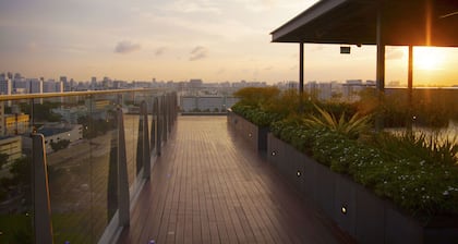 Aqueen Hotel Paya Lebar