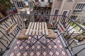 Dobbelt- eller tomannsrom – deluxe, balkong | Terrasse/patio