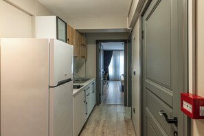 Coffee/tea maker, electric kettle, cookware/dishes/utensils - Calanthe Residence (Istanbul)