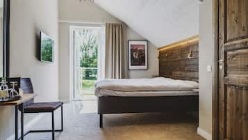 Premium Double Room, Balcony | 1 bedroom, individually decorated, individually furnished