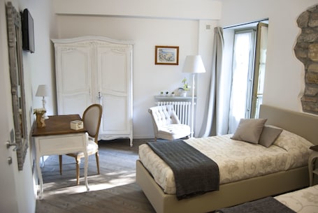 Double or Twin Room, Private Bathroom | Premium bedding, down comforters, memory foam beds, desk