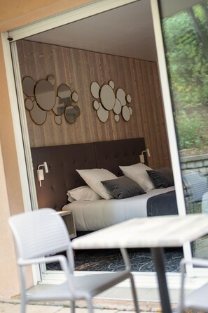 Kamar Double atau Twin Superior | Minibar, didekorasi berbeda-beda, kedap suara, dan tempat tidur bayi