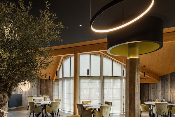 Der serveres frokost og aftensmad