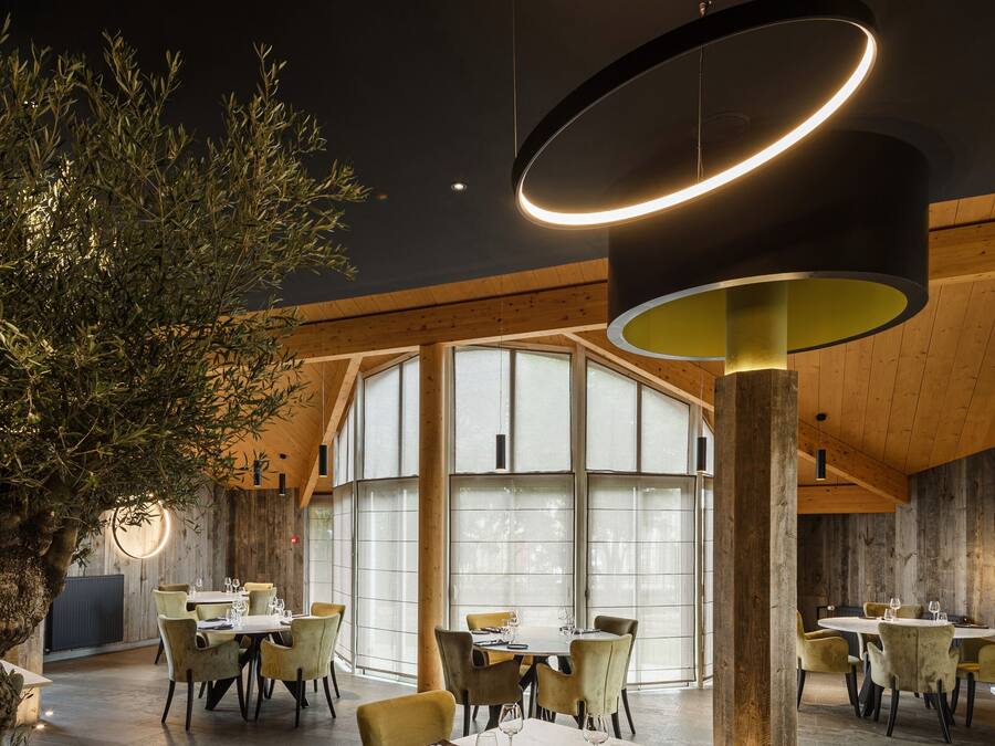 S'hi serveixen dinars, sopars i plats de cuina local