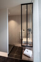 Comfort Double Room | Bathroom | Free toiletries, hair dryer, bathrobes, towels