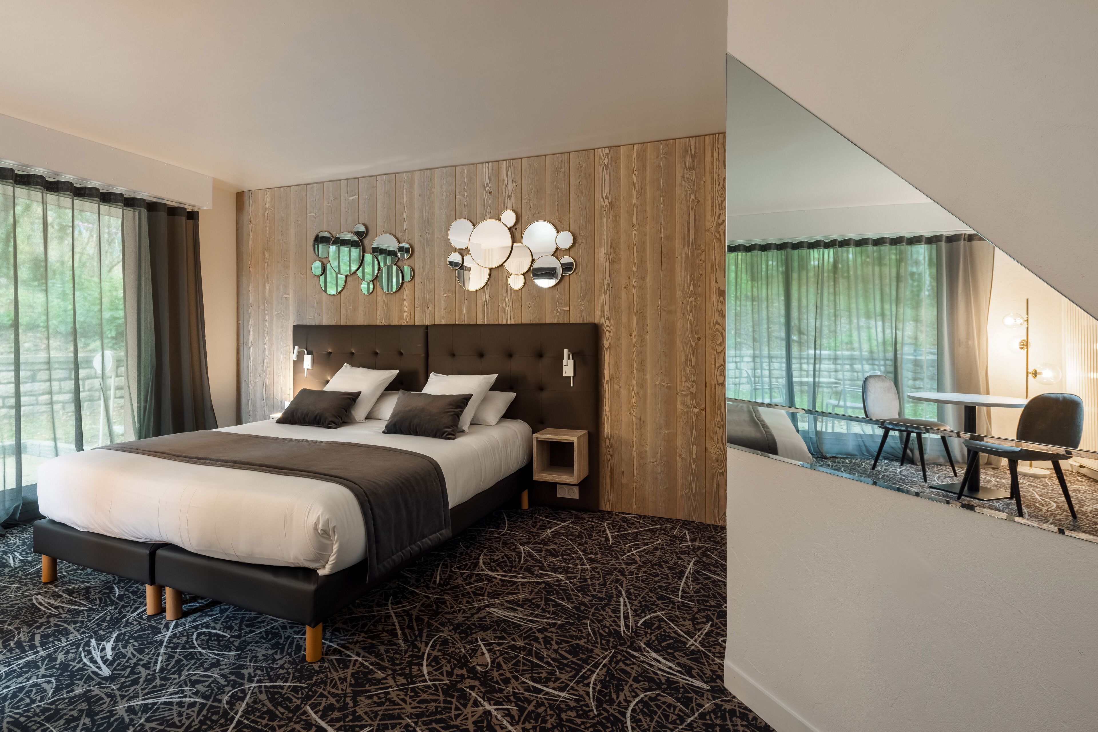 superior double or twin room | 1 bedroom, minibar, individually decorated, soundproofing