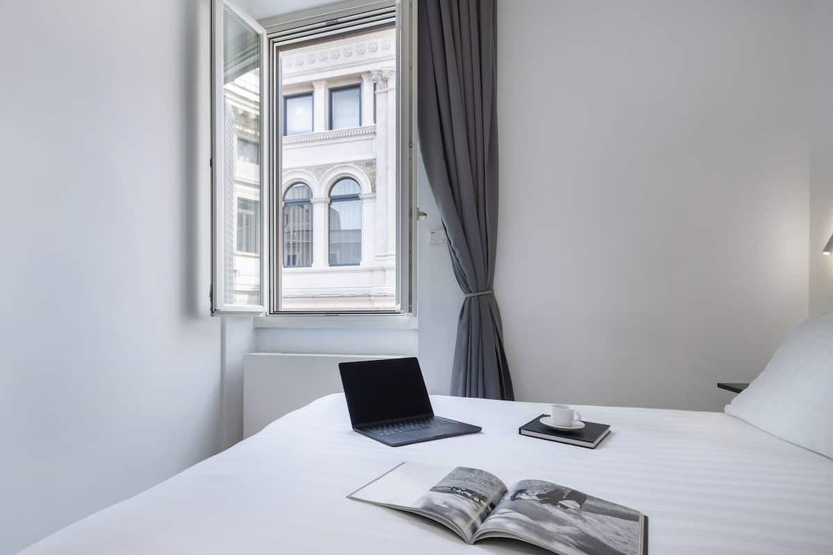 1 chambre, literie de qualité supérieure, couette en duvet d'oie