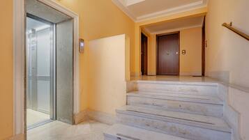 1 bedroom, premium bedding, down comforters, memory foam beds