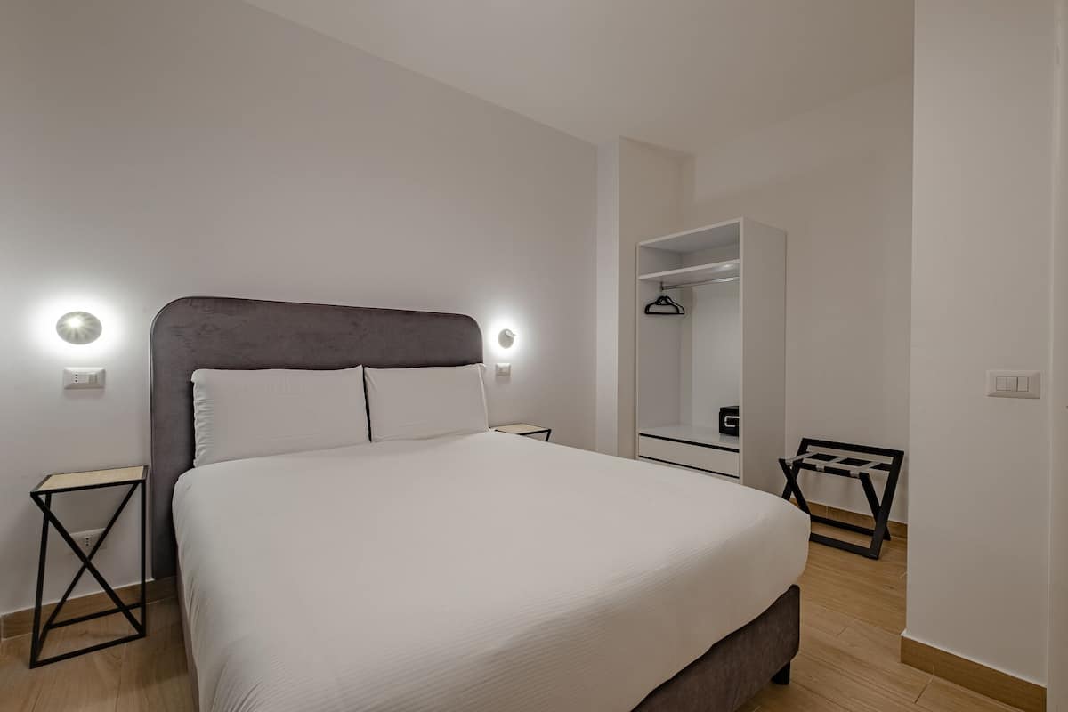 Apartment with 2 bedrooms,2 bathrooms | 1 bedroom, premium bedding, down comforters, memory foam beds