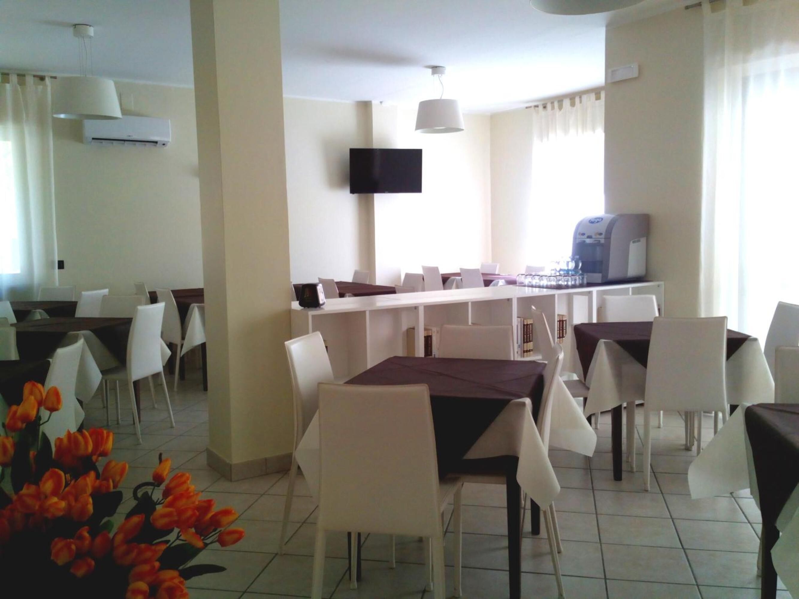 lunch and dinner served, local cuisine