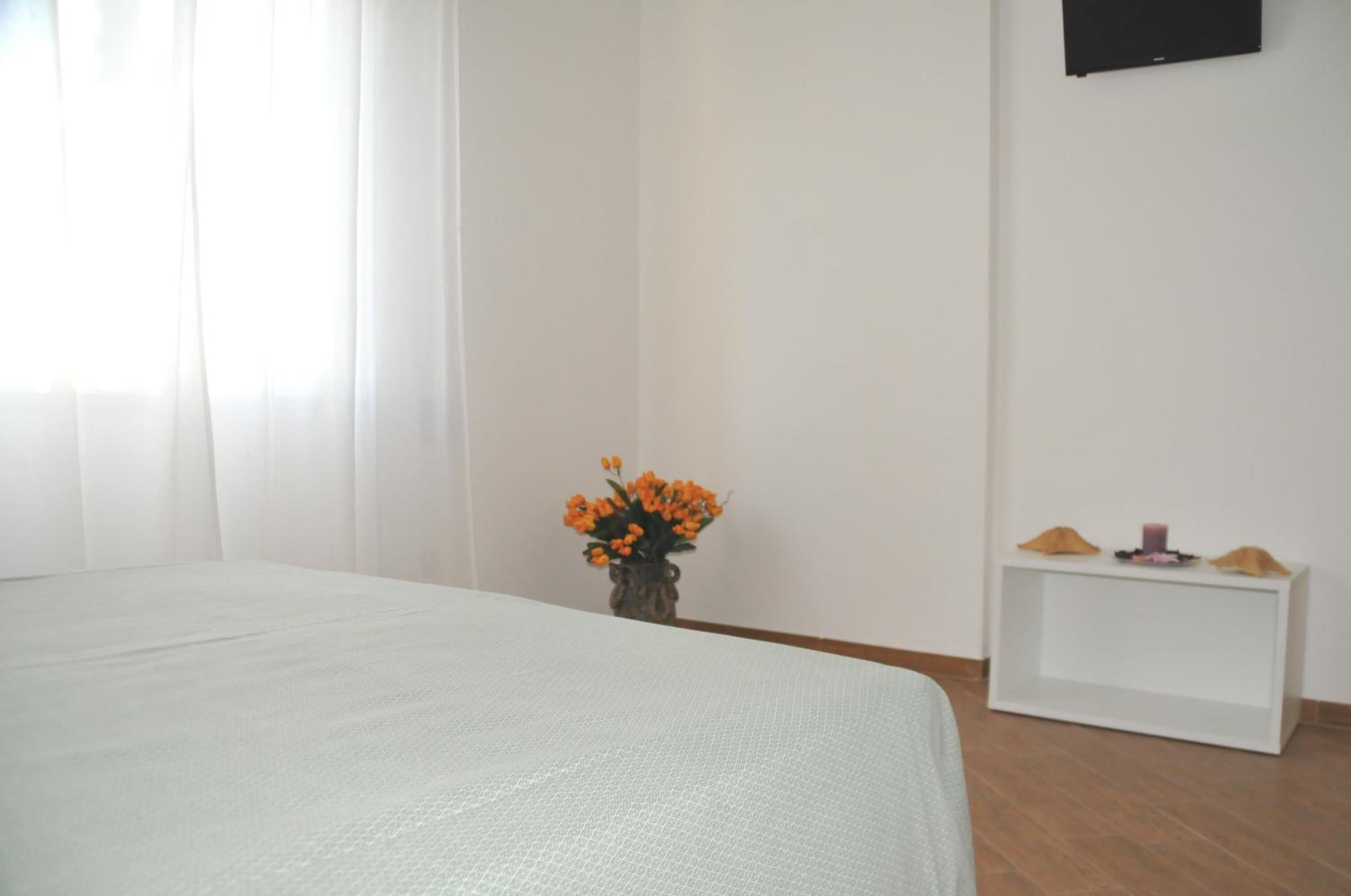 1 bedroom, minibar, desk, free cots/infant beds