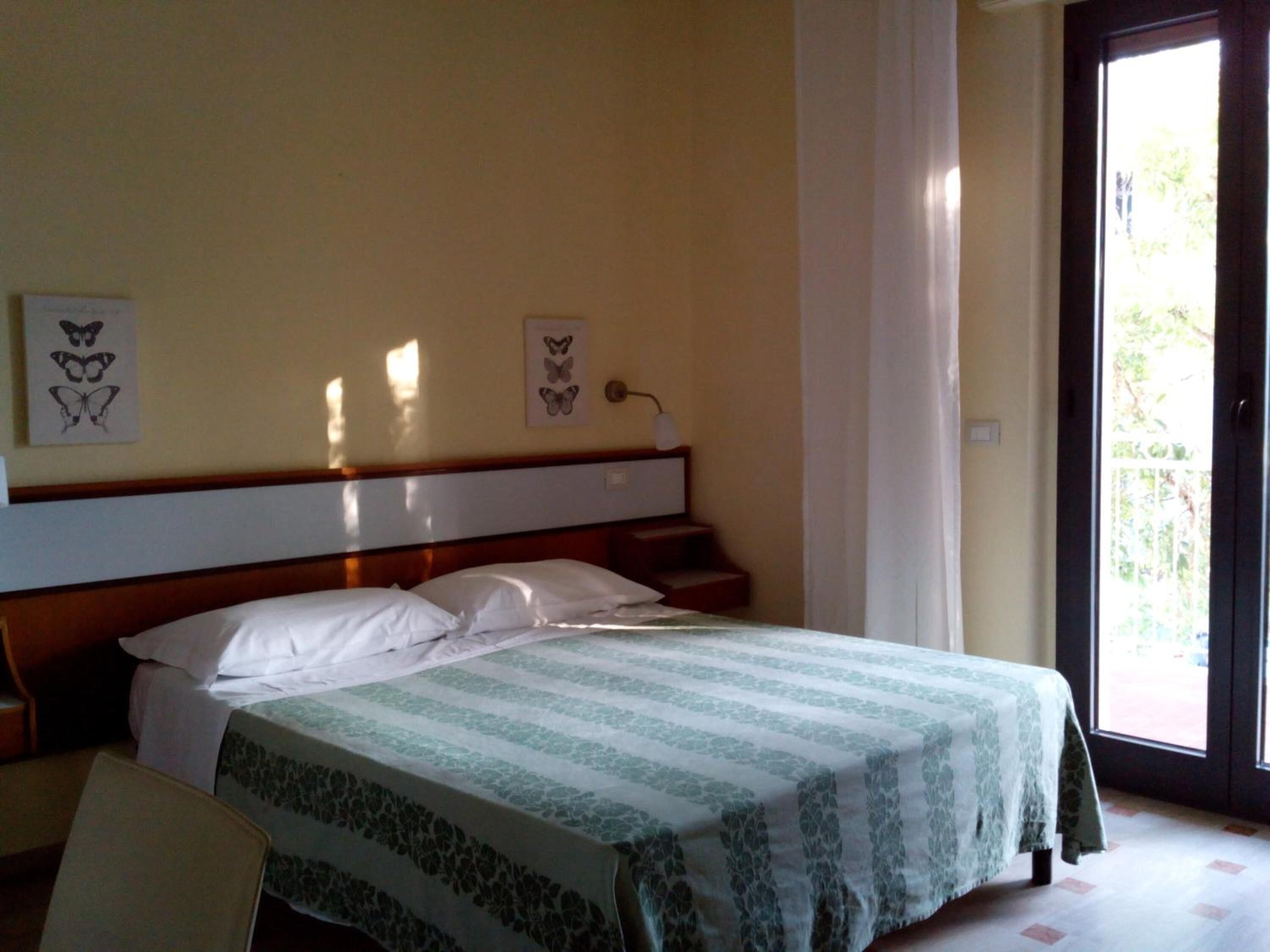 1 bedroom, minibar, desk, free cots/infant beds