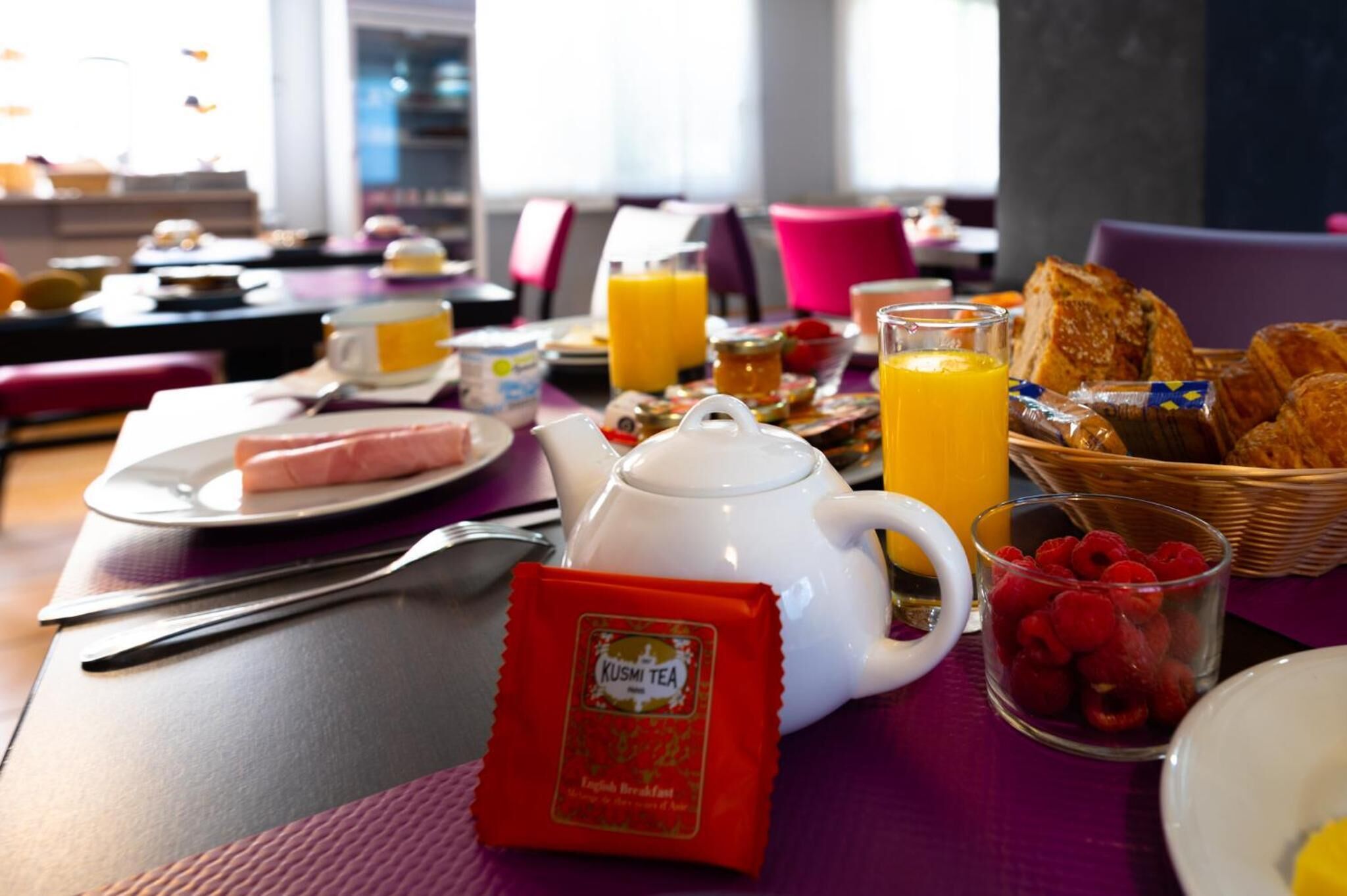 lunch and dinner served, french cuisine