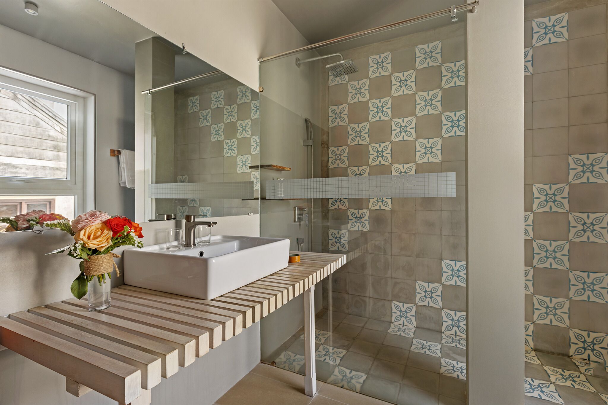 shower, free toiletries, hair dryer, slippers