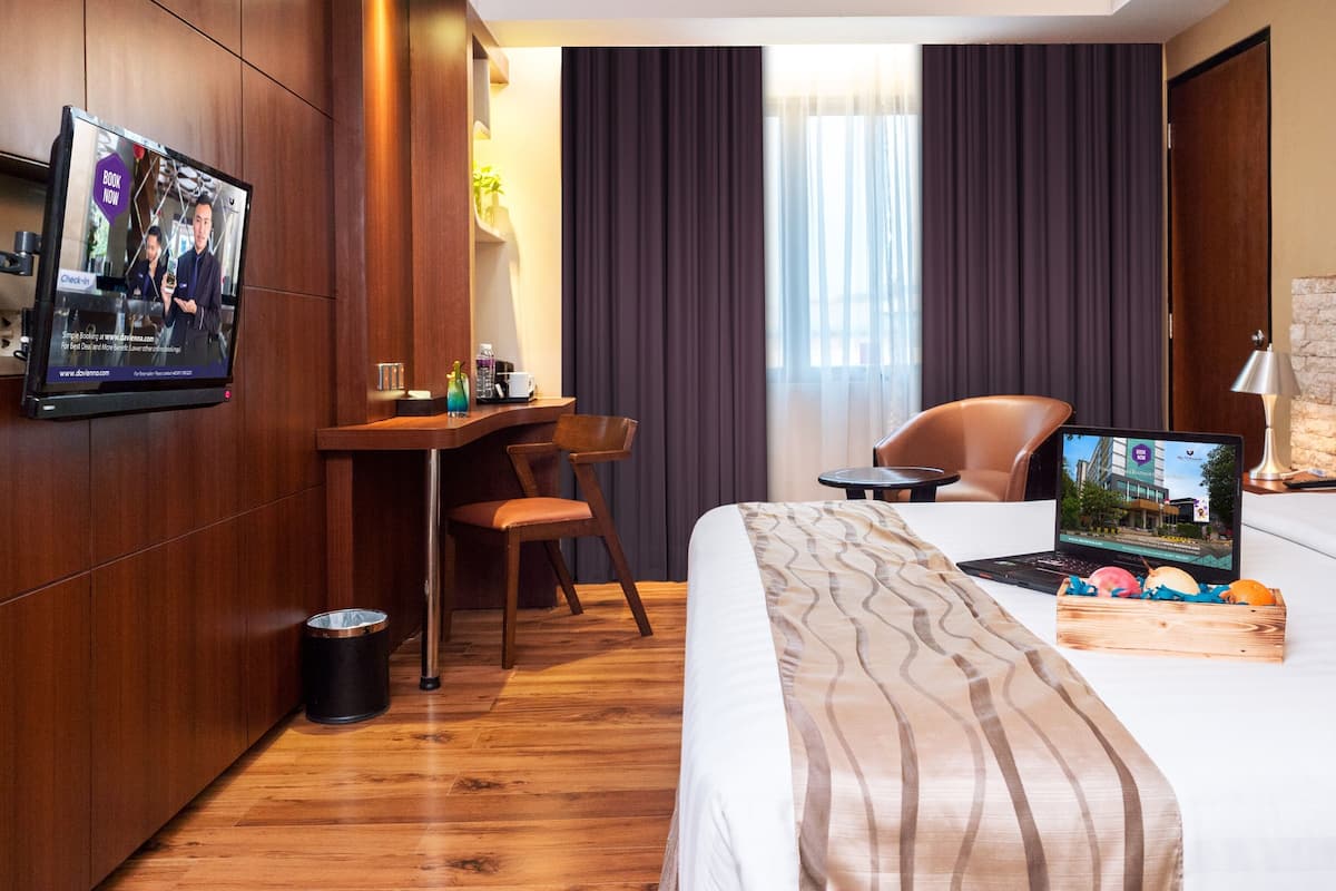 In-room safe, desk, iron/ironing board, free WiFi