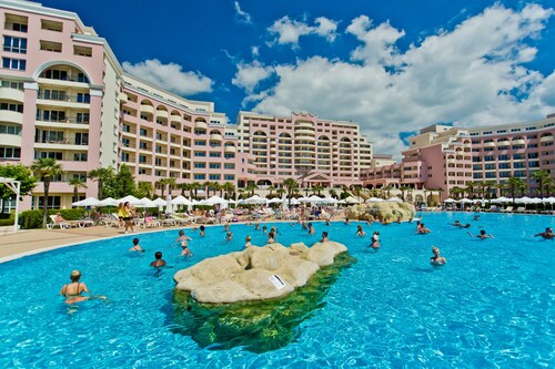 DIT Majestic Beach Resort