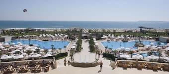 Dit Majestic Beach Resort