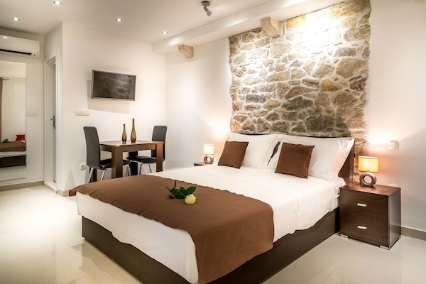 Superior Studio | Premium bedding, in-room safe, desk, soundproofing