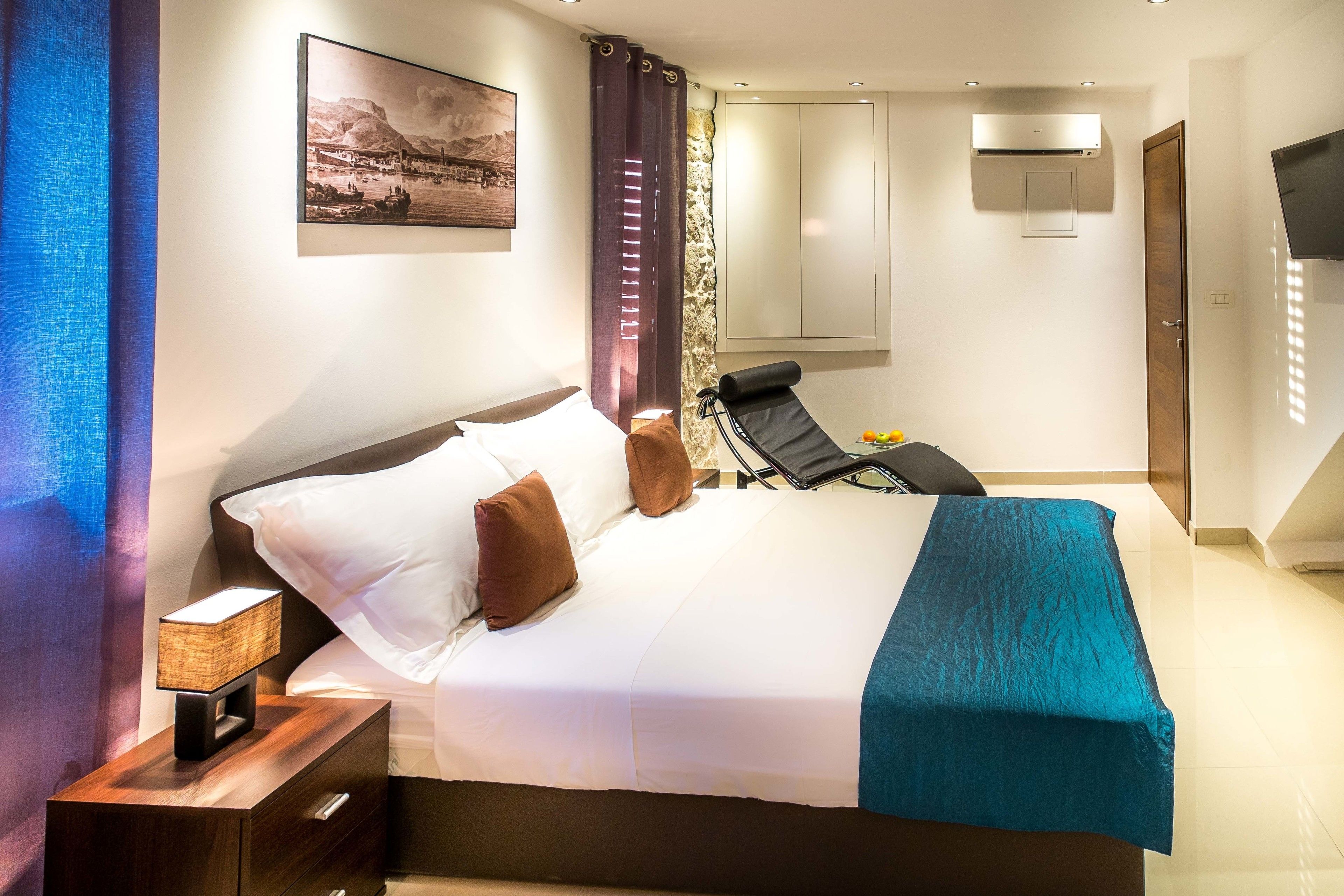 Superior Studio | Premium bedding, in-room safe, desk, soundproofing