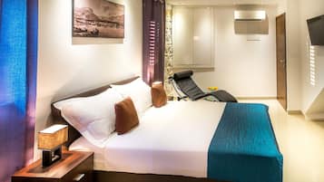 Superior Studio | Premium bedding, in-room safe, desk, soundproofing