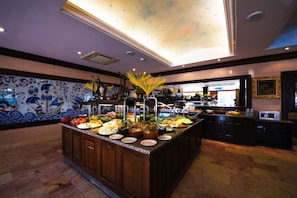 Petit déjeuner buffet compris tous les jours