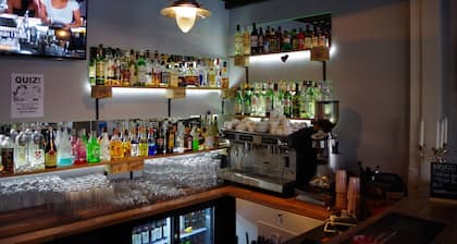 Spoton Hostel & Sportsbar