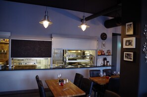 Dining - Spoton Hostel & Sportsbar (Gothenburg)