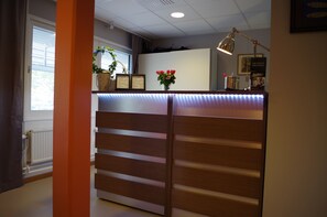 Reception - Spoton Hostel & Sportsbar (Gothenburg)